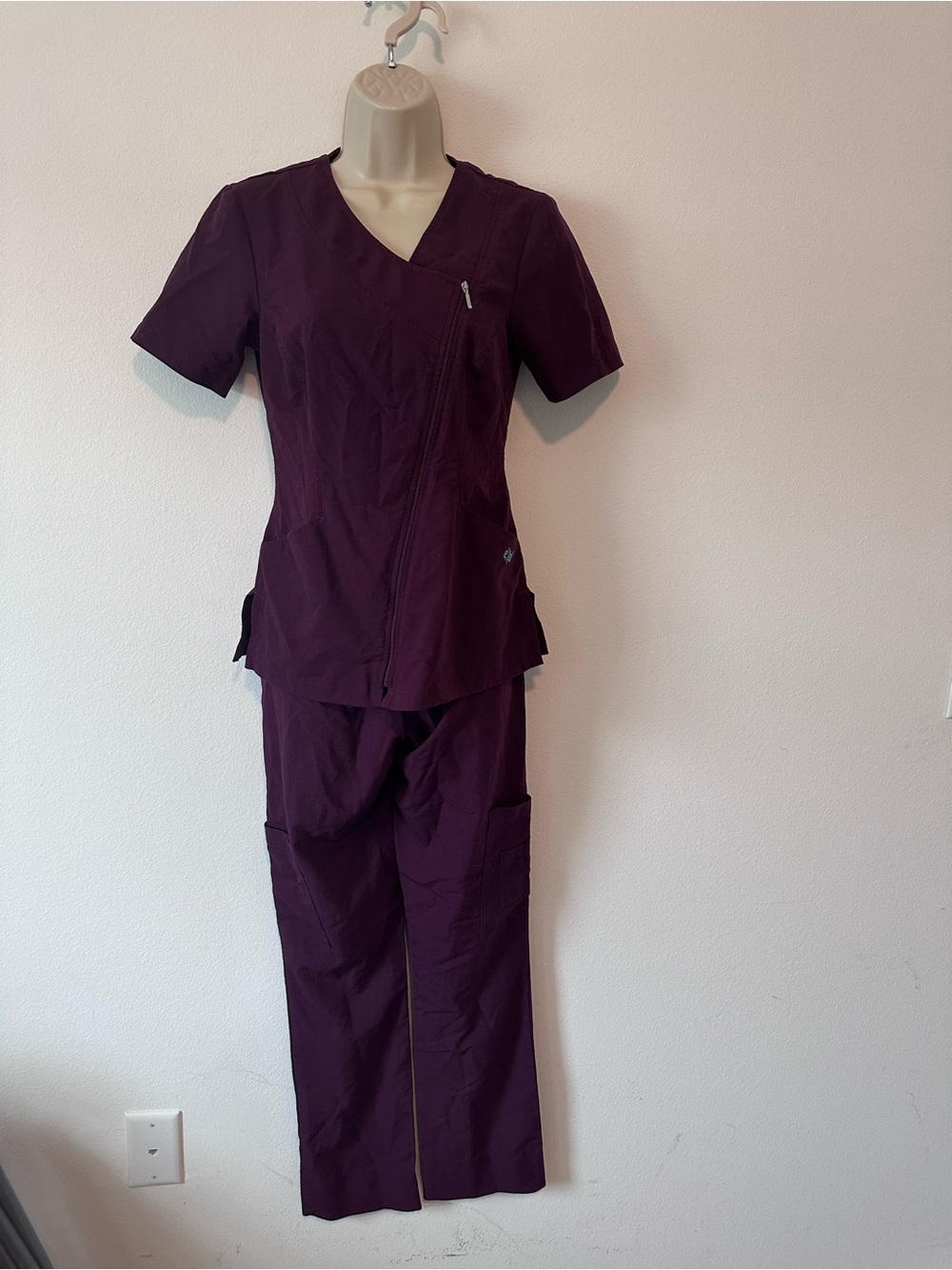 Women's V-Neck Scrub Set - Deep Plum